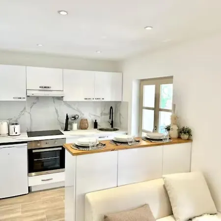 Tropez High Standing 1 *